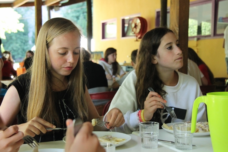 Village Camps International Summer Camp Ard&egrave;che, France 2019-07-26 https://www.villagecamps.com/journals_admin/images/928-22-20-07-2014 (800x533) (123).jpg